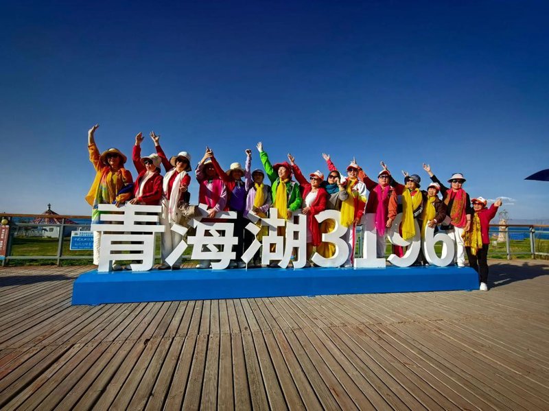 青海旅游包车：探索高原圣地的独特魅力